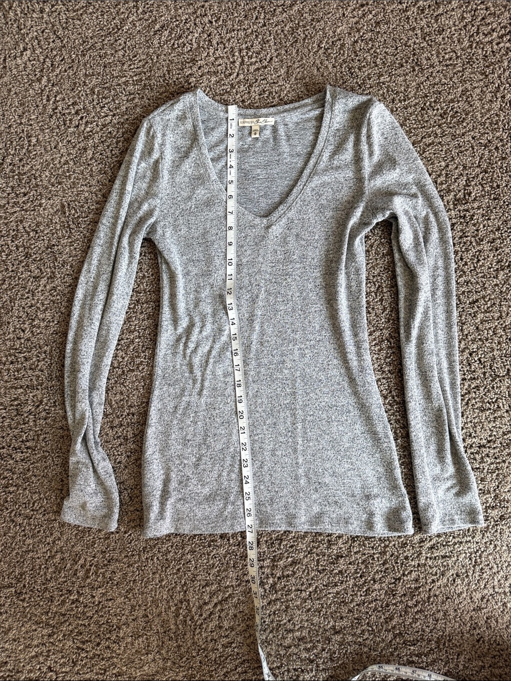 Express - (M) Gray V-Neck Long Sleeve Women's Top